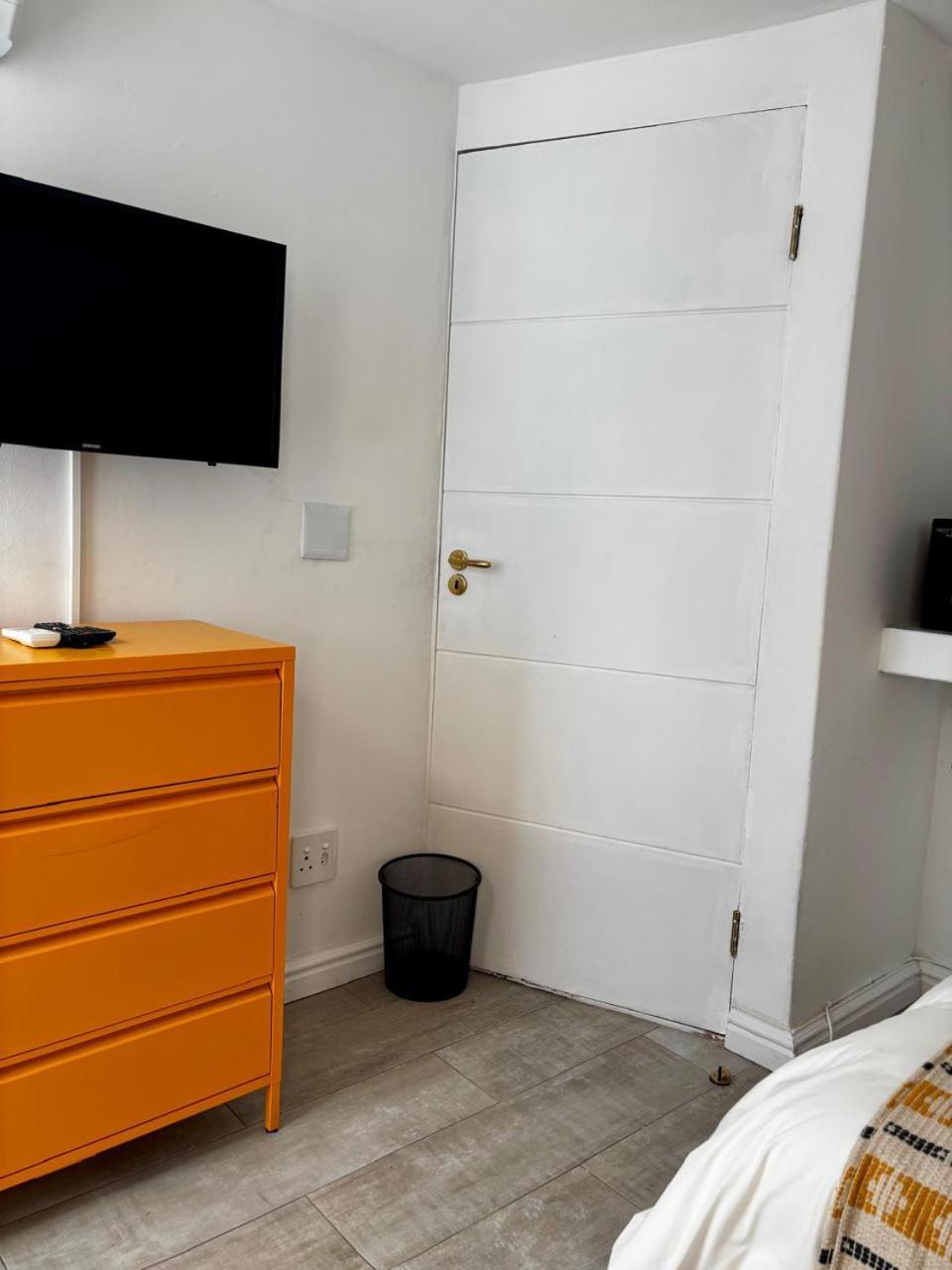 ลา โรส บีแอนด์บี Bed & Breakfast เคปทาวน์ ภายนอก รูปภาพ